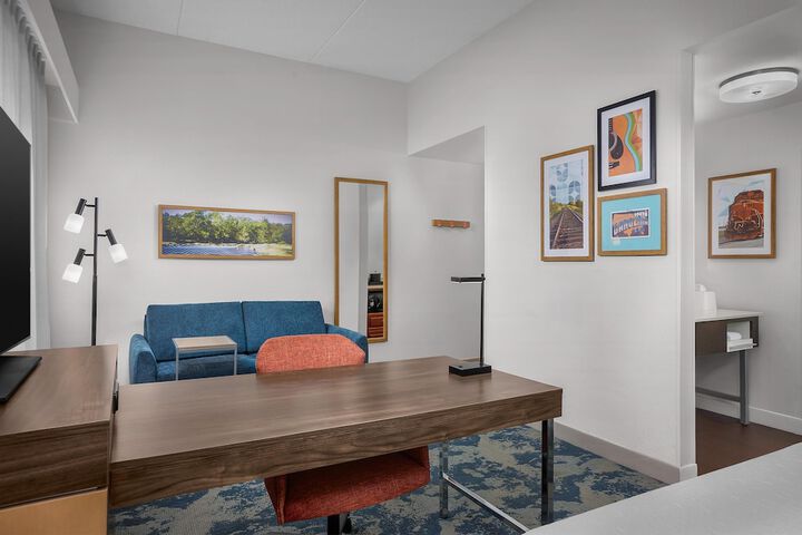 Room 16 of 37