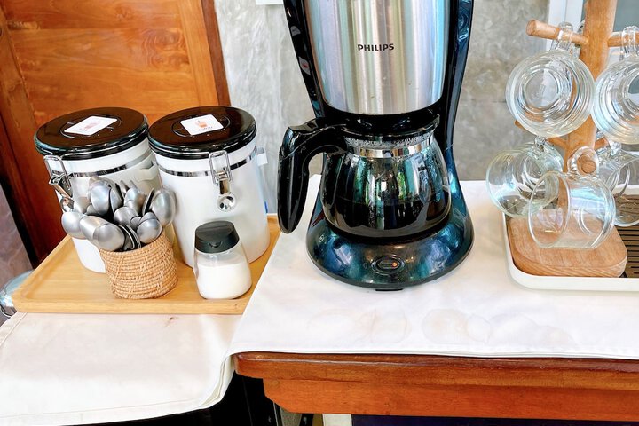 Breakfast/Coffee Service 35 of 38