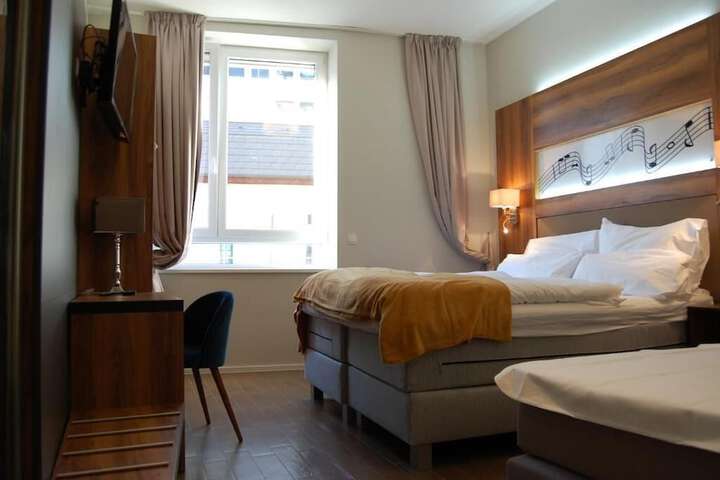 Room 17 of 67