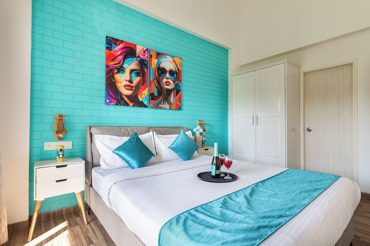 Room 40 of 682