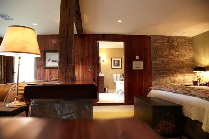 Room 4 of 91