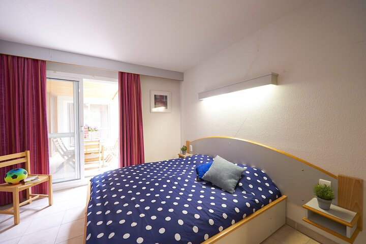 Room 6 of 38