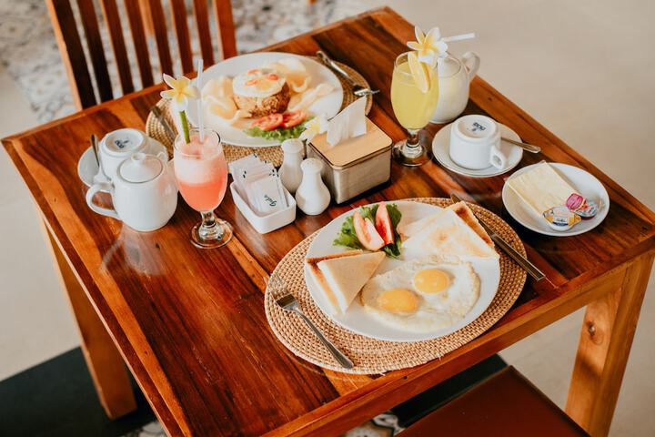 Breakfast/Coffee Service 22 of 25