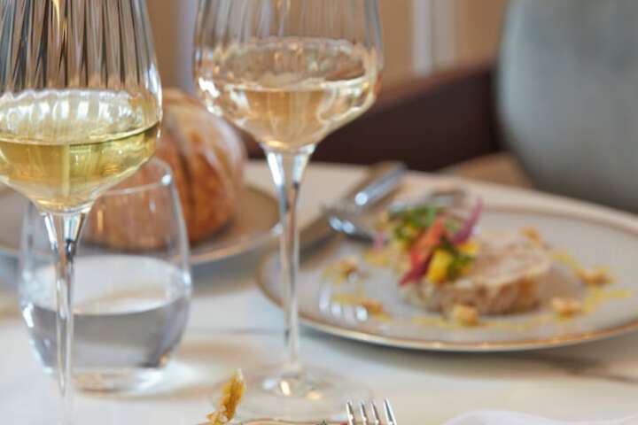 Dining 44 of 53