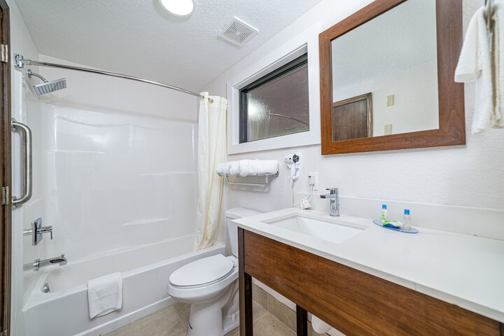 2 Double Beds (6 of 7)