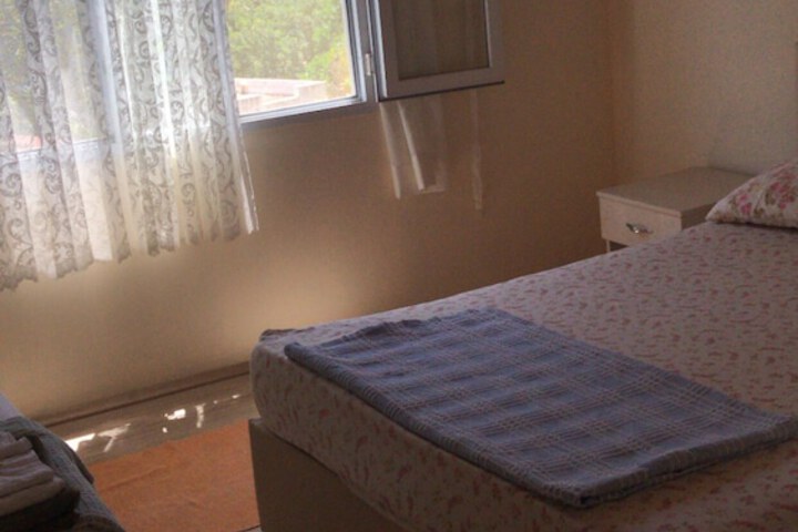 Room 16 of 104