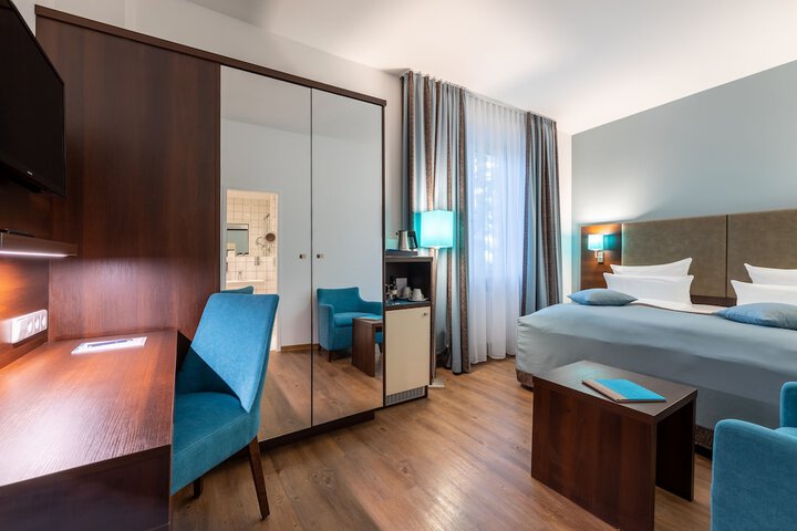 Room 10 of 45