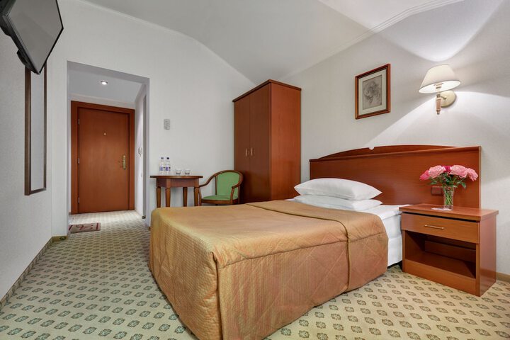 Room 10 of 56