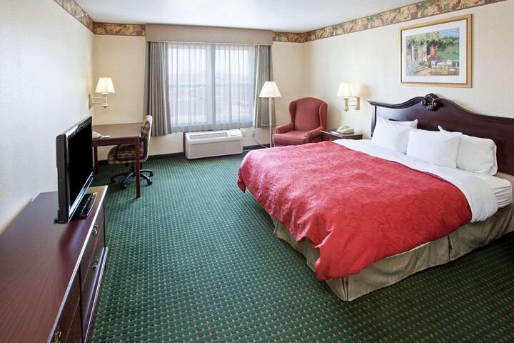 Standard | King Bed (13 of 15)