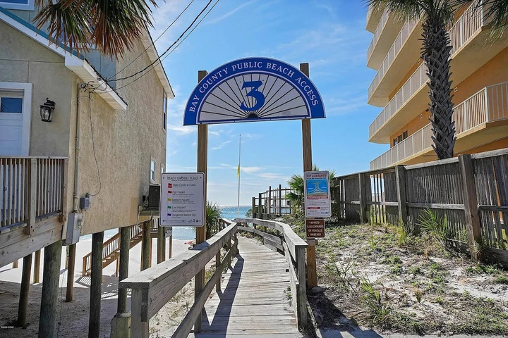Photo of The Sand Dollar B