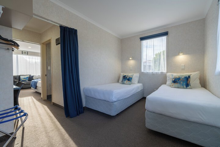 Room 4 of 46