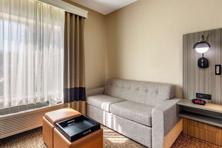 Standard | King Bed (2 of 17)