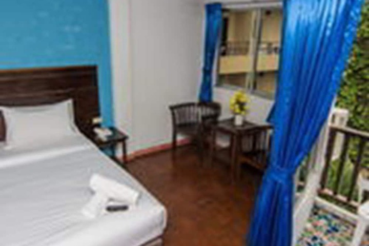 Room 6 of 40