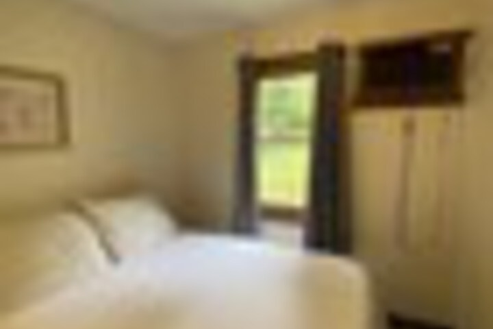 Room 38 of 342