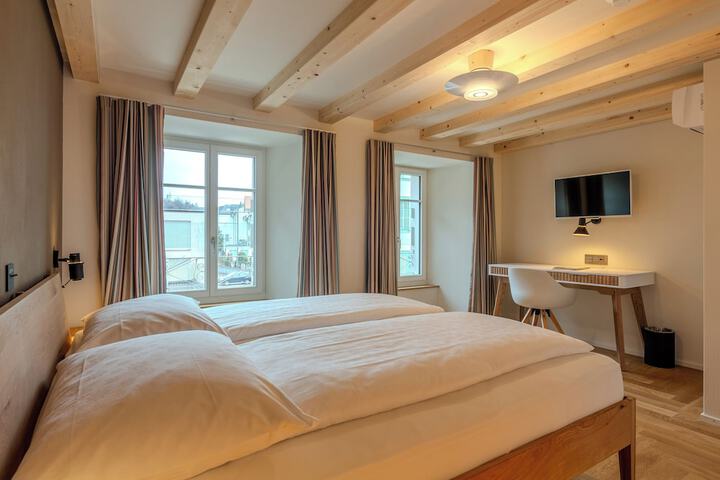 Room 17 of 35