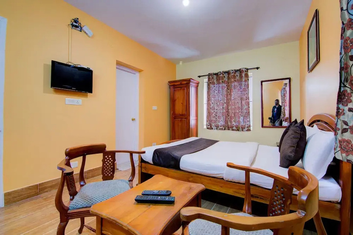 Room 5 of 10