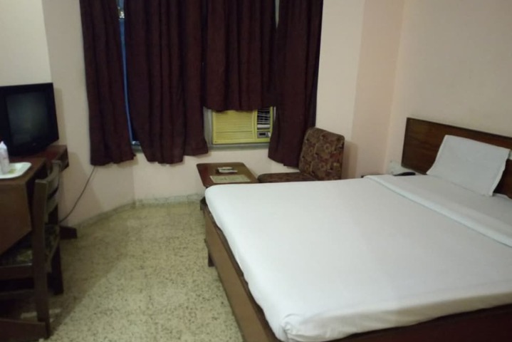 Room 4 of 29