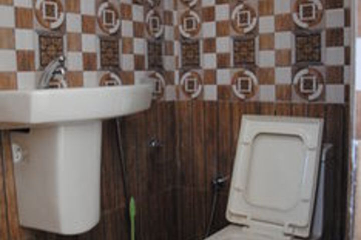 Room 4 of 48