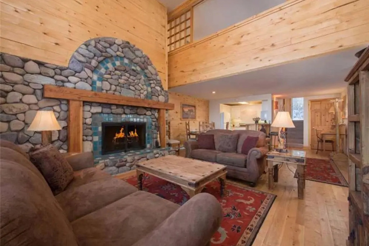 Image of JHRL - Four Seasons II #3 - Perfect mountain getaway