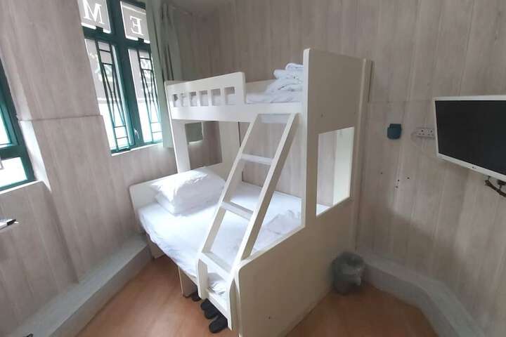 Room 2 of 18