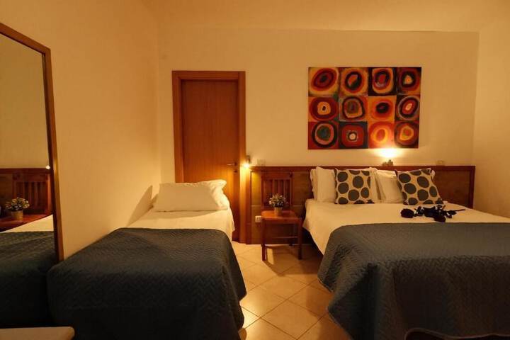 Room 7 of 81