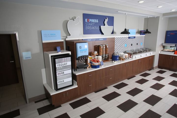 Breakfast/Coffee Service 35 of 51