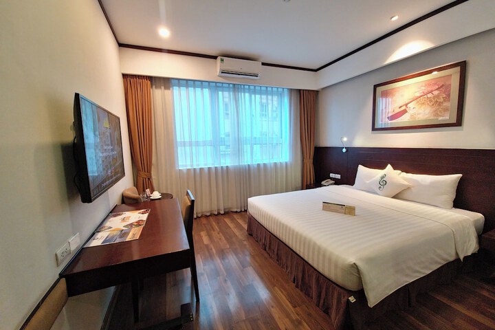 Room 14 of 100