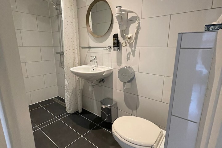 Room 40 of 46