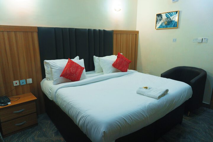 Room 7 of 17