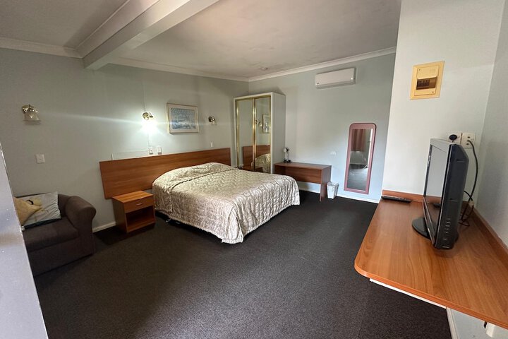 Room 19 of 46