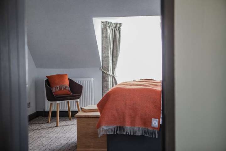 Room 2 of 40