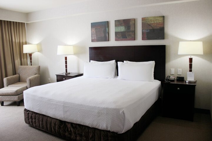 Room 27 of 175