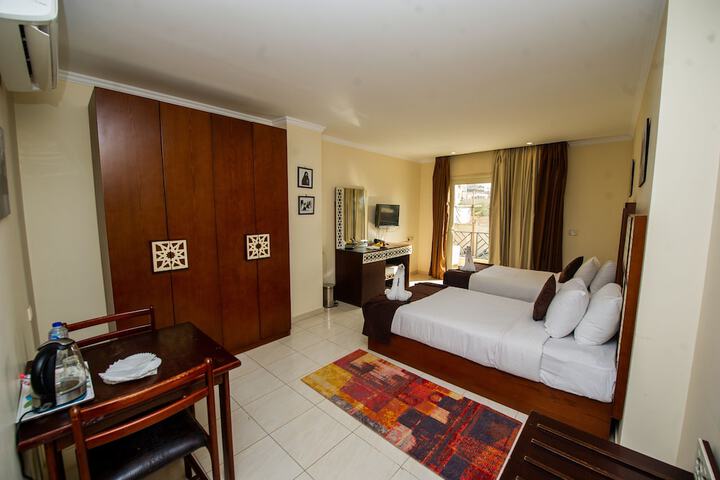 Room 28 of 133