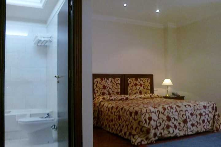 Room 21 of 41