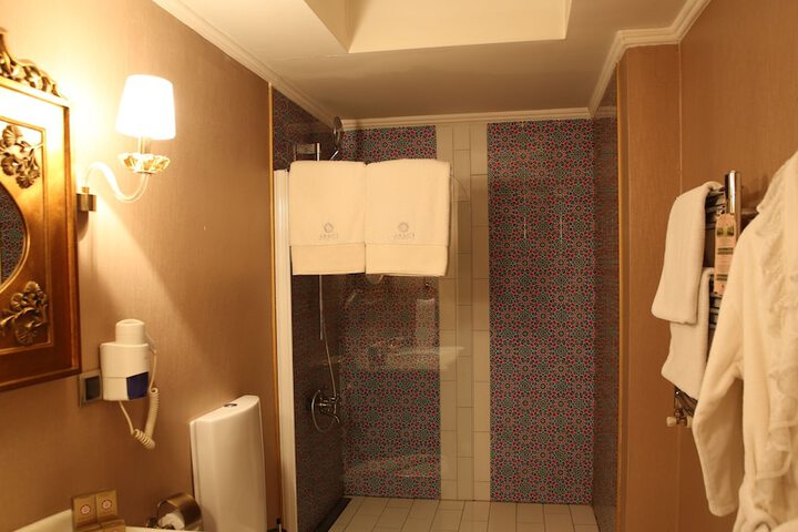 Clean Restrooms