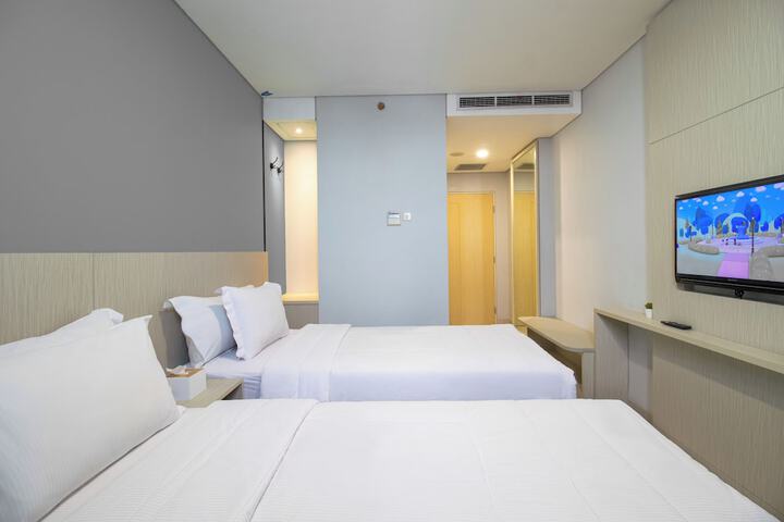 Room 5 of 11