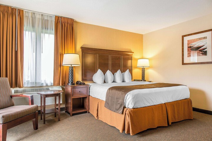Standard | King Bed (19 of 23)