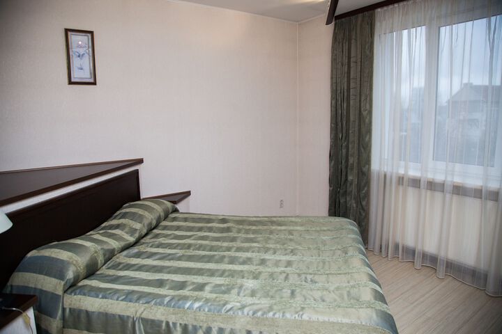 Room 16 of 77