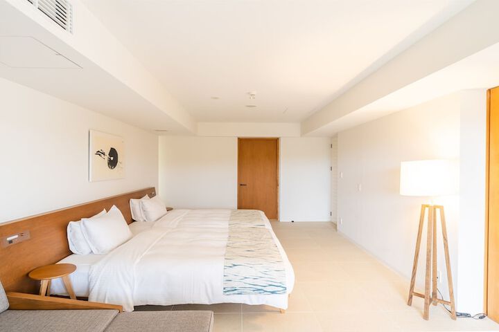 Room 18 of 152