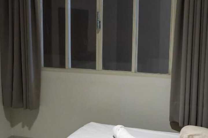 Room 22 of 115