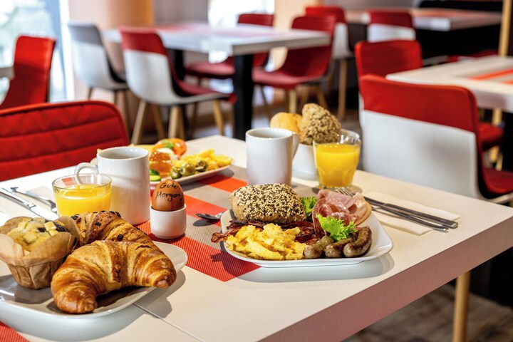 Breakfast/Coffee Service 61 of 110