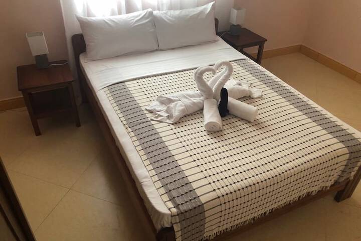 Room 3 of 32