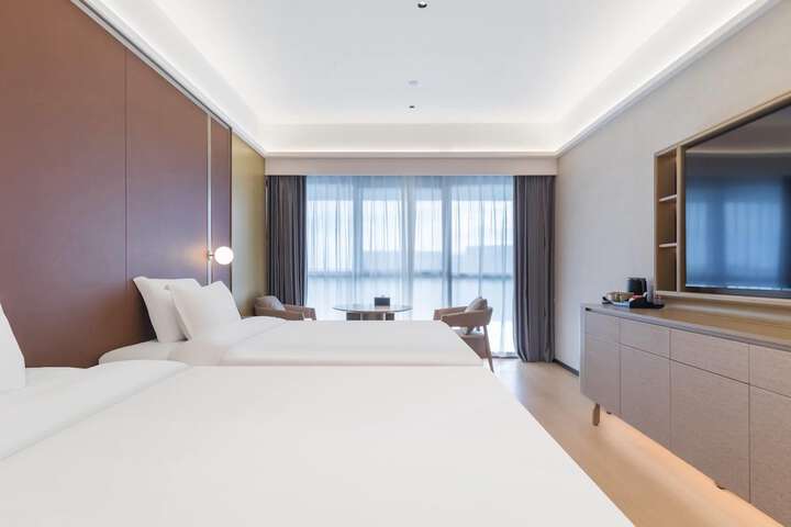Room 32 of 52