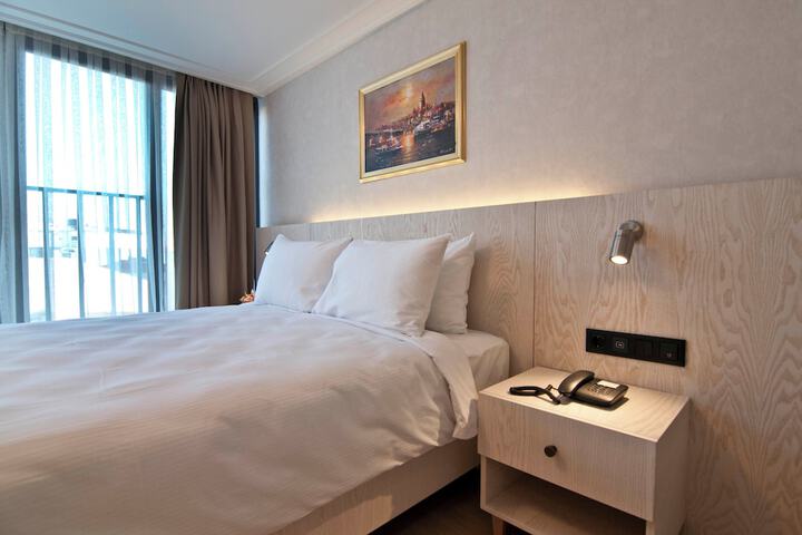 Room 58 of 92