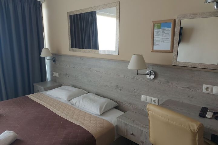 Room 30 of 106