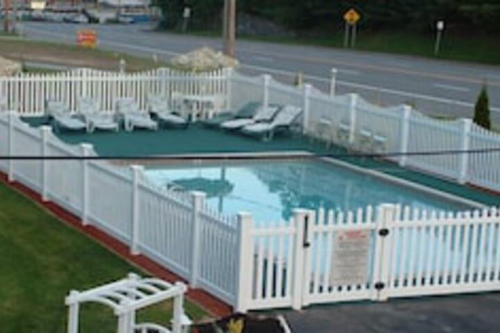 Pool 271 of 345
