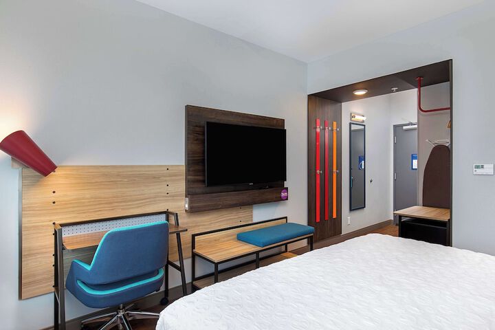 1 King Bed with Walk in Shower (7 of 17)