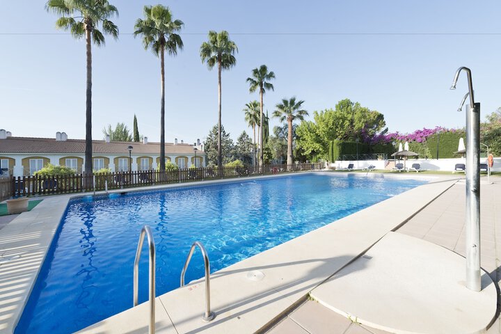 Hotel with Pool