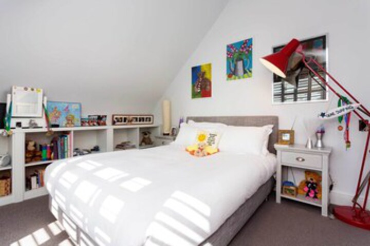 Room 25 of 39