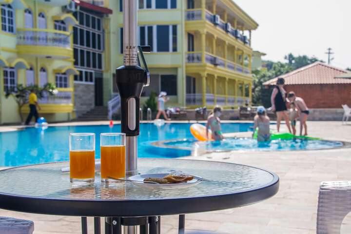 Pool Hotel